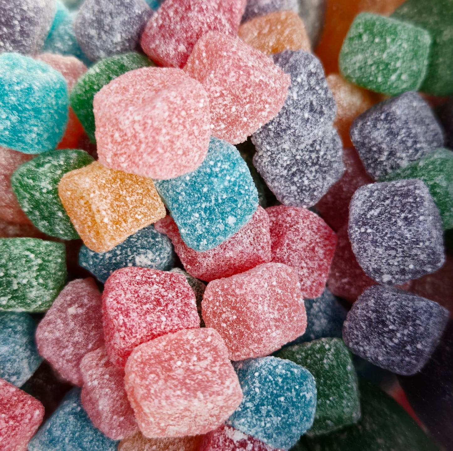 Sour cubes 100g